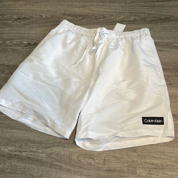 Calvin Klein Mens Swim Trunks Medium NEW - Picture 1 of 3